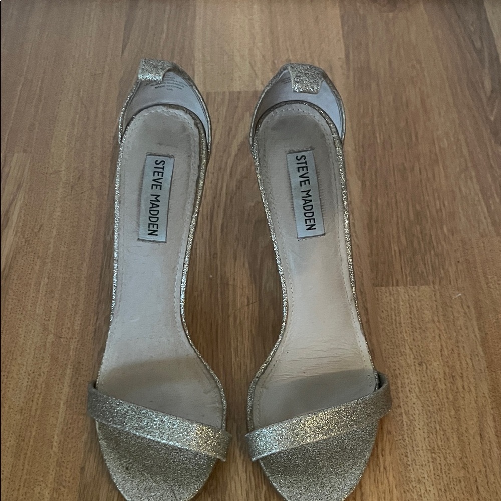Steve Madden Glittering Gold Heels / Missing Gold straps